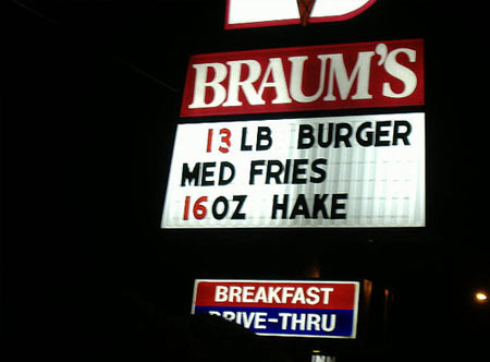 images/gallery/sightgags/13lbBurger.jpg