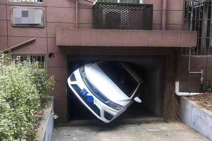 images/gallery/sightgags/BadParking45.jpg