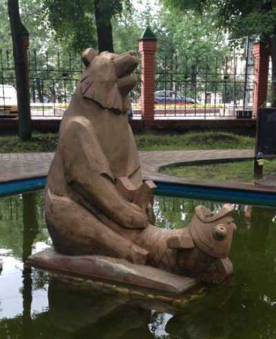 images/gallery/sightgags/BearOnFishAction.jpg