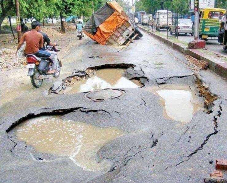 images/gallery/sightgags/BigPotholes.jpg