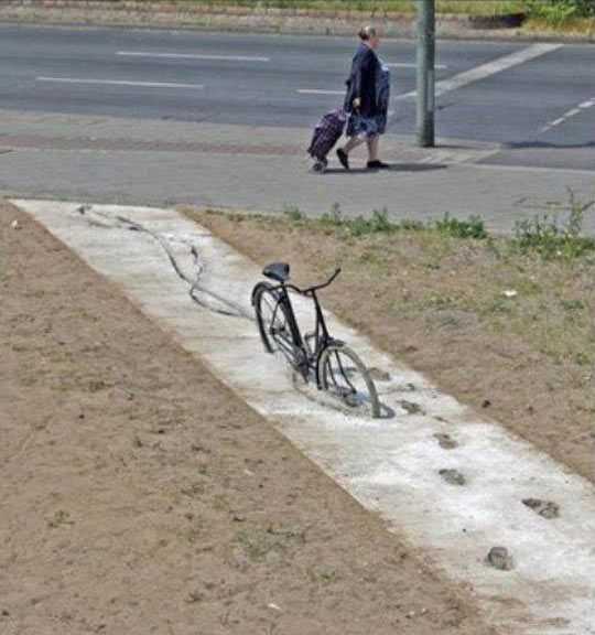 images/gallery/sightgags/BikeEmbedded.jpg