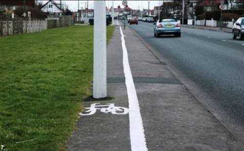 images/gallery/sightgags/BikePathObstacle.jpg