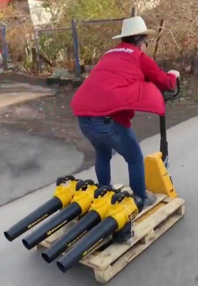 images/gallery/sightgags/BlowCart.jpg