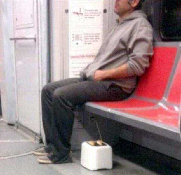 images/gallery/sightgags/BringToast.jpg