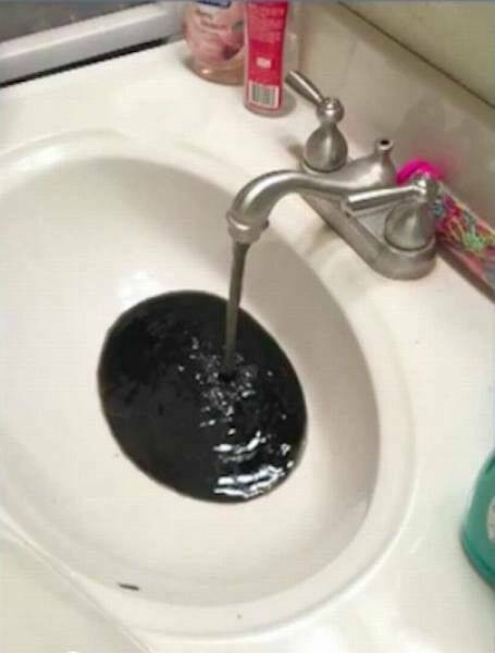 images/gallery/sightgags/BrownWater.jpg