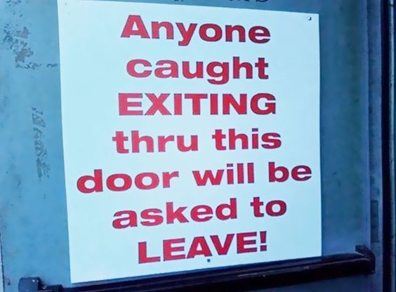 images/gallery/sightgags/CaughtExiting.jpg