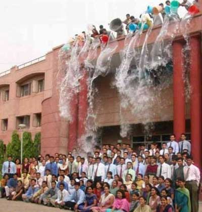 images/gallery/sightgags/ClassWaterPhoto.jpg