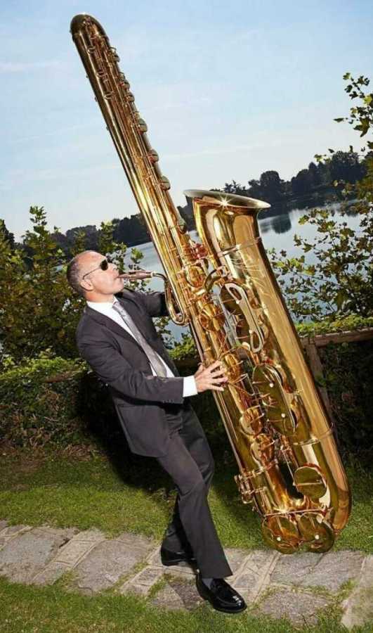 images/gallery/sightgags/ContraBassSax.jpg