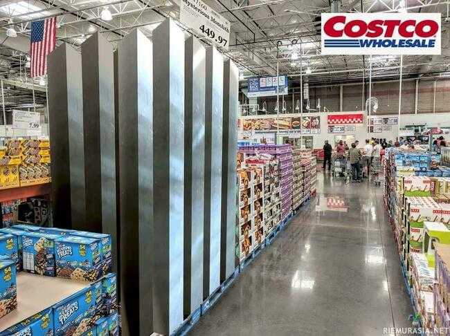 images/gallery/sightgags/CostcoMonolith.jpg