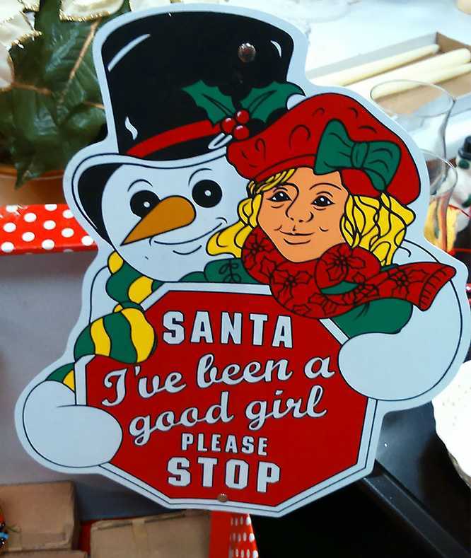 images/gallery/sightgags/CreepyXmas.jpg