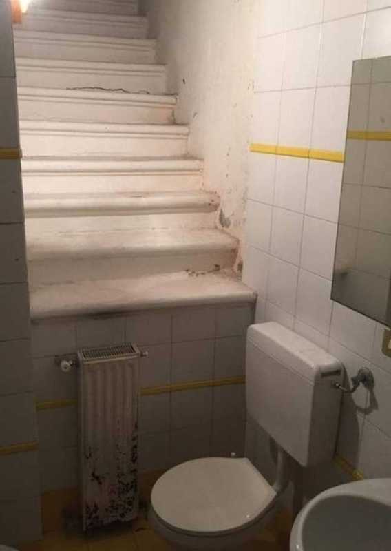 images/gallery/sightgags/DownstairsBath.jpg