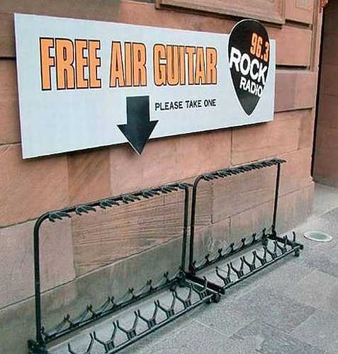 images/gallery/sightgags/FreeAirGuitar.jpg