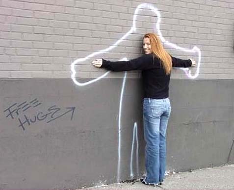 images/gallery/sightgags/FreeHugsOutline.jpg