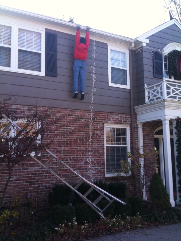 images/gallery/sightgags/HangingXmasDecoration.jpg