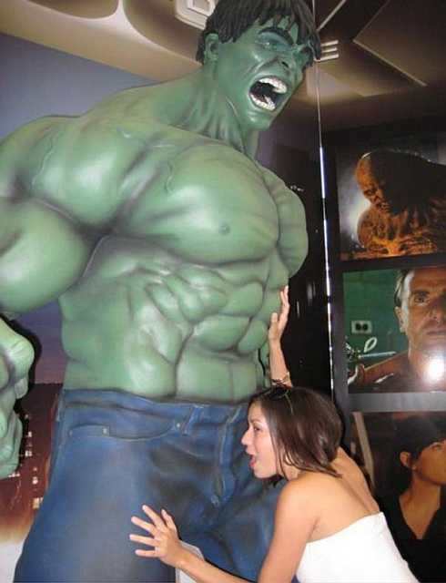 images/gallery/sightgags/HappyHulk.jpg