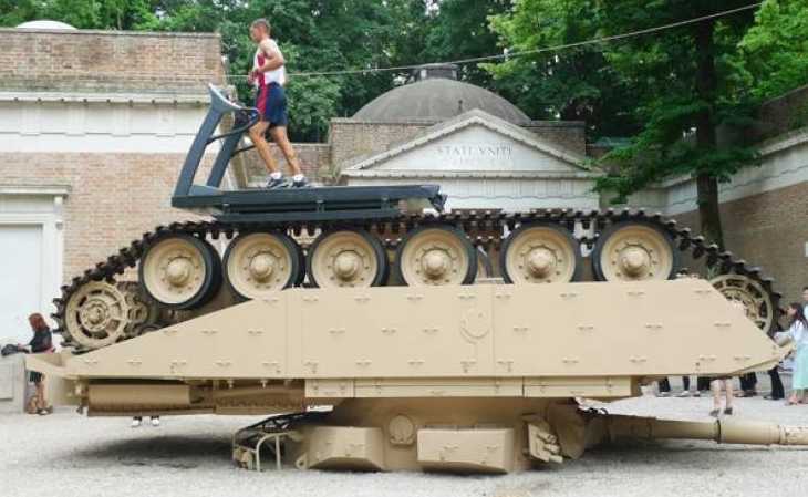 images/gallery/sightgags/HardCoreWorkout.jpg