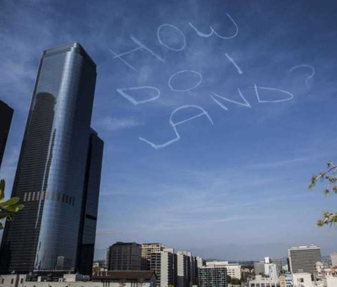 images/gallery/sightgags/HowDoILand.jpg