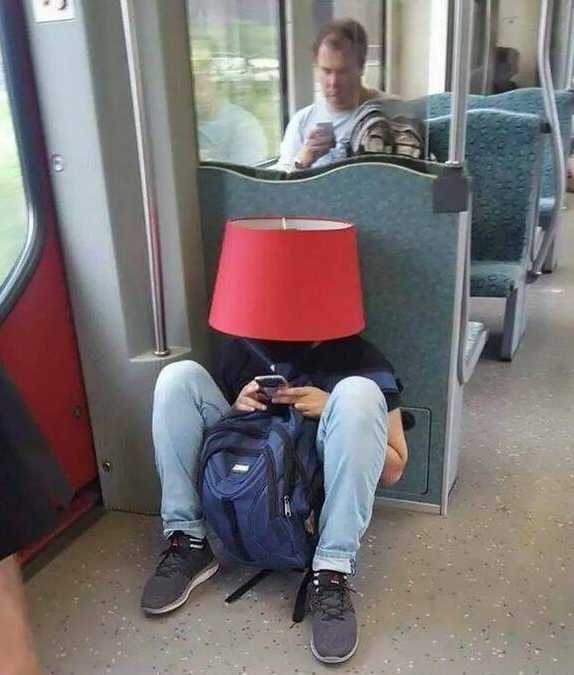 images/gallery/sightgags/LampshadeBus.jpg