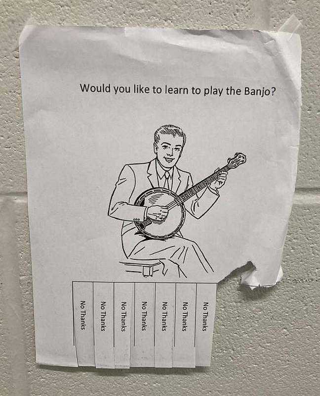 images/gallery/sightgags/LearnBanjo.jpg