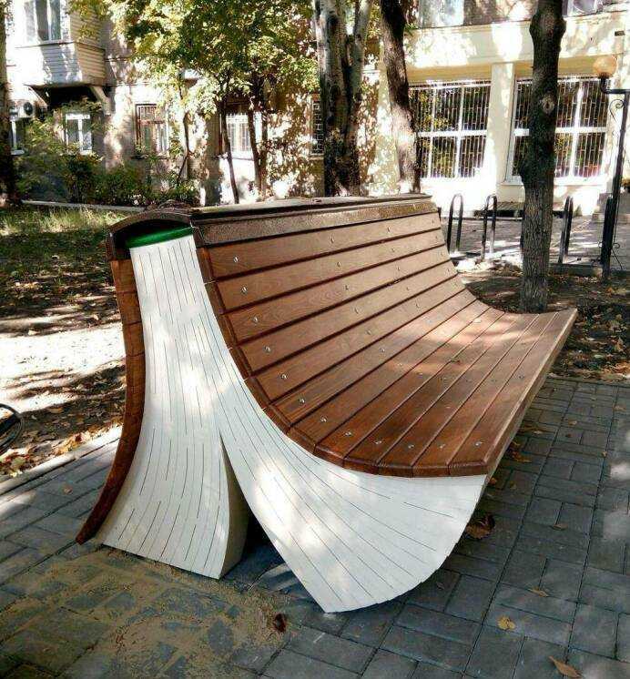 images/gallery/sightgags/LibraryBench.jpg