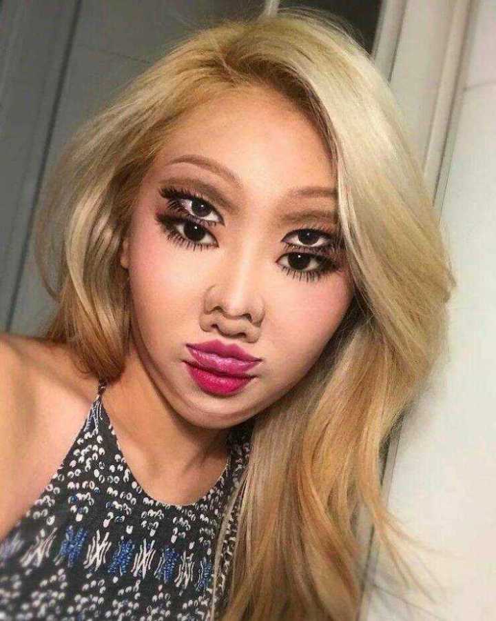 images/gallery/sightgags/Makeup.jpg