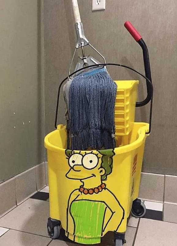 images/gallery/sightgags/MargeBucket.jpg
