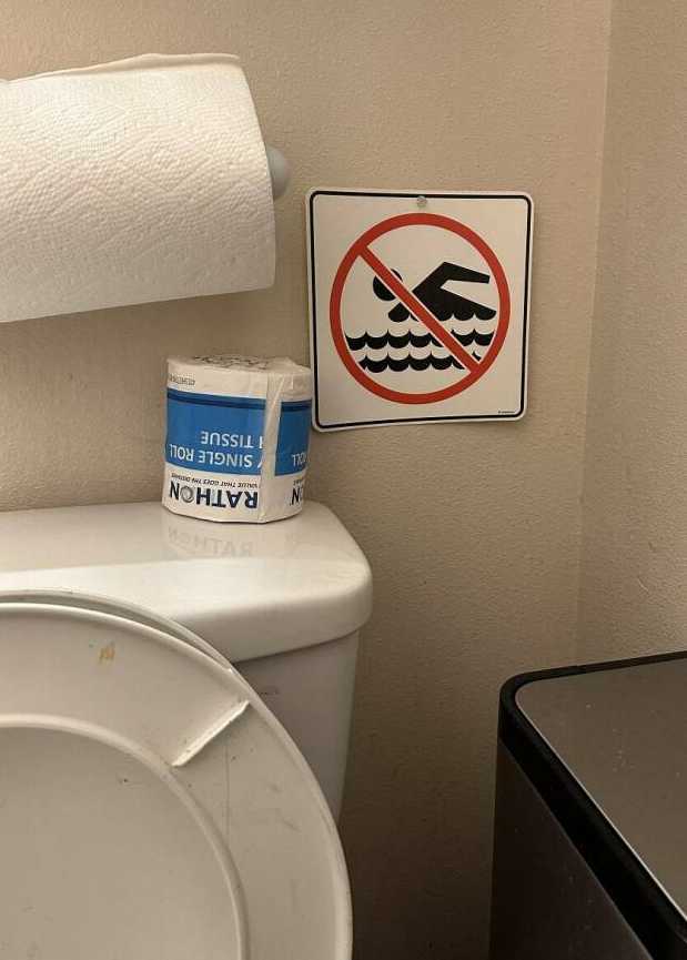 images/gallery/sightgags/NoToiletSwimming.jpg