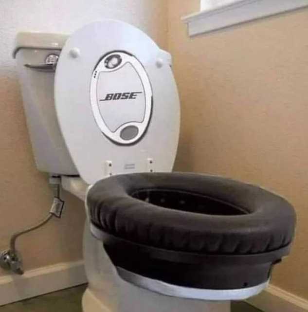 images/gallery/sightgags/NoiseCancellingToilet.jpg