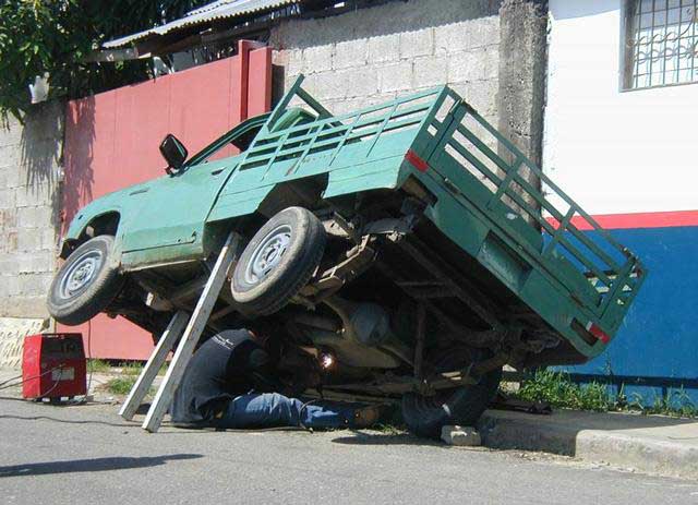 images/gallery/sightgags/NotTheSharpestToolInTheShed.jpg