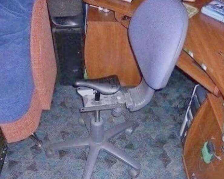 images/gallery/sightgags/OfficeBikeSeat.jpg