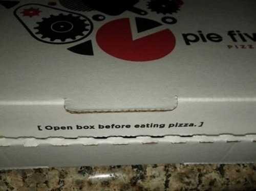 images/gallery/sightgags/OpenBoxBeforeEating.jpg