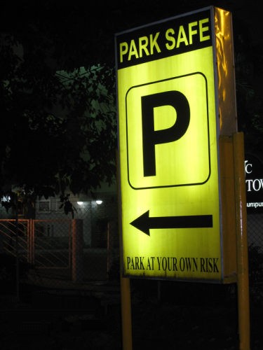 images/gallery/sightgags/ParkSafeOwnRisk.jpg