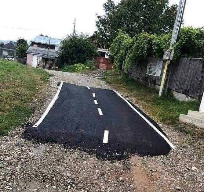 images/gallery/sightgags/PartiallyPaved.jpg