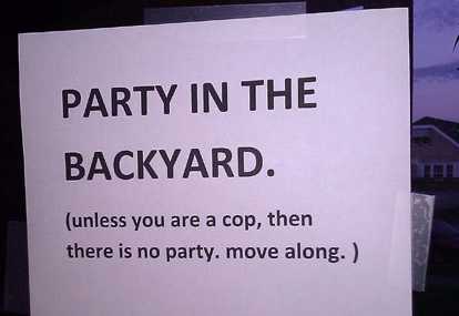 images/gallery/sightgags/PartyInTheBackyard.jpg