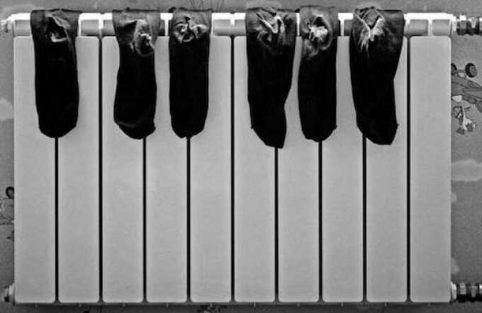 images/gallery/sightgags/PianistSockDryer.jpg