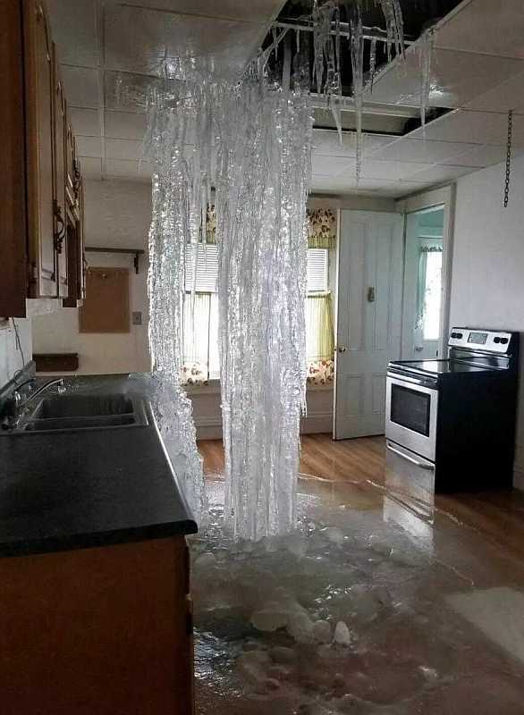 images/gallery/sightgags/PipeLeak.jpg