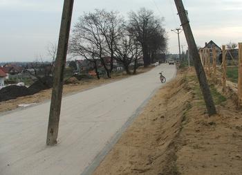 images/gallery/sightgags/PoleInRoad.jpg
