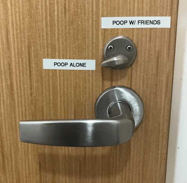 images/gallery/sightgags/PoopAlone.jpg