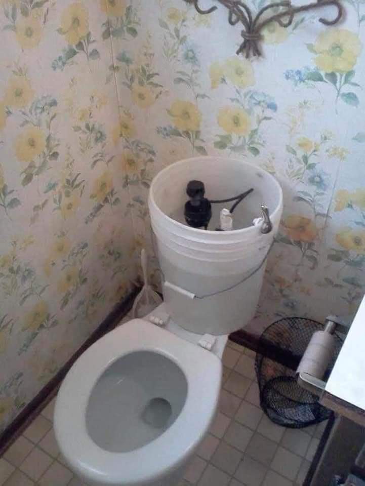 images/gallery/sightgags/RedneckToiletRepair.jpg