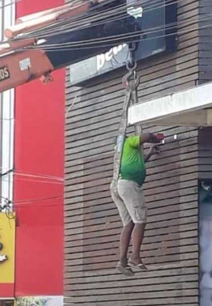 images/gallery/sightgags/SafetyFirst100.jpg