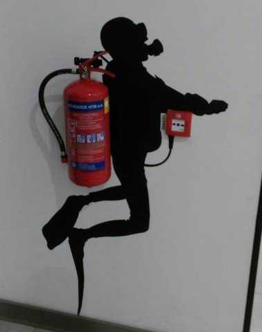 images/gallery/sightgags/ScubaExtinguisher2.jpg