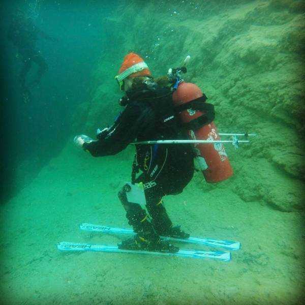 images/gallery/sightgags/ScubaSkier.jpg