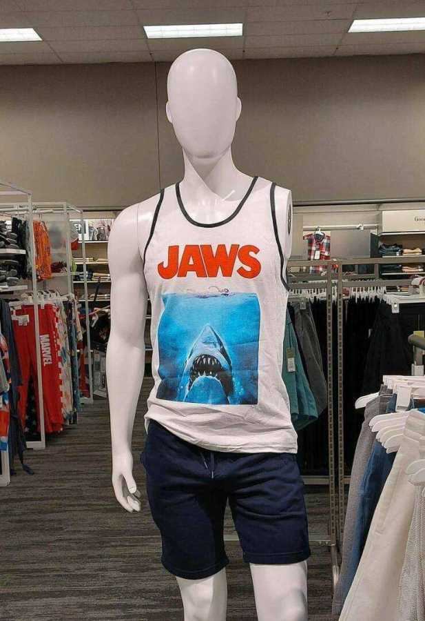 images/gallery/sightgags/SharkShirt.jpg