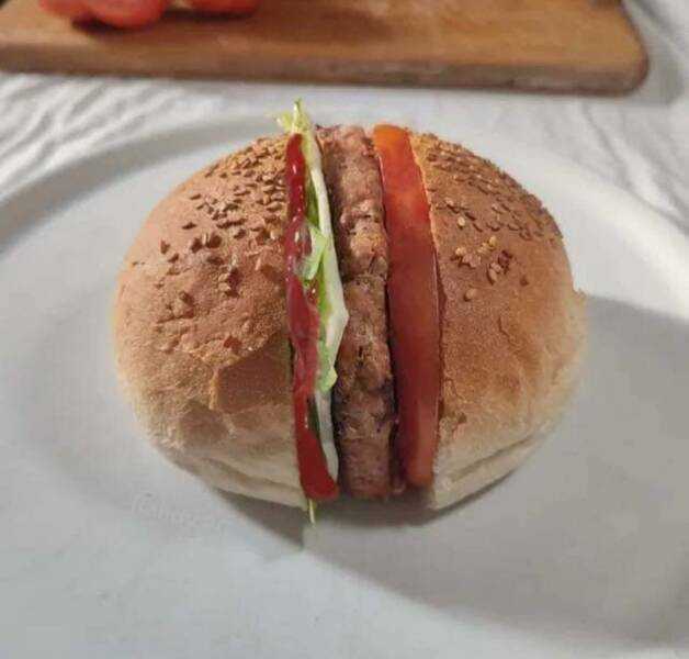 images/gallery/sightgags/SidewaysSandwich.jpg