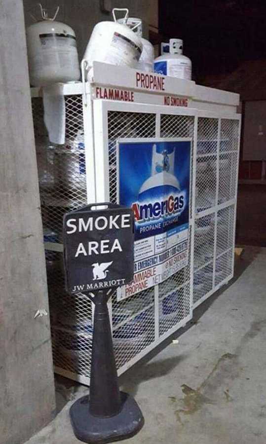 images/gallery/sightgags/SmokeArea2.jpg