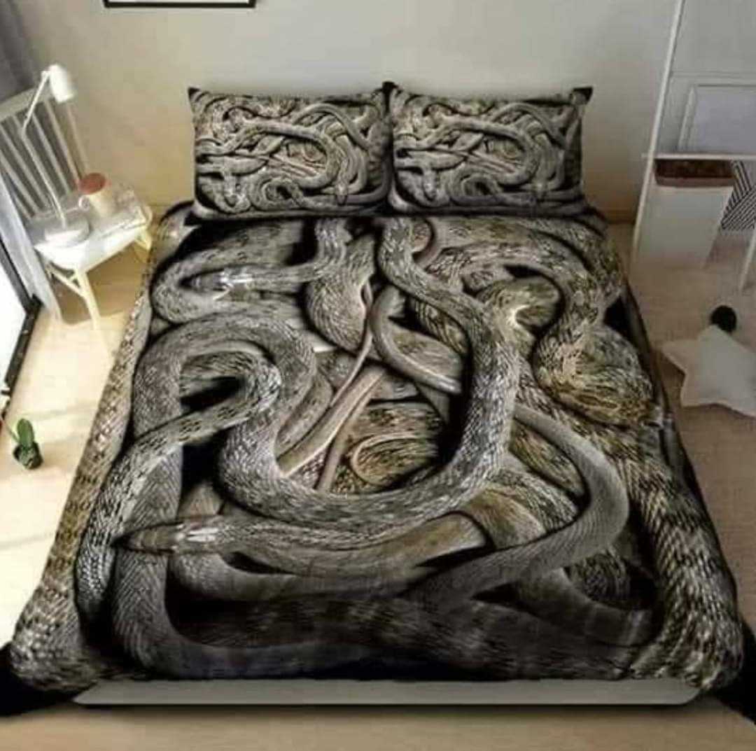 images/gallery/sightgags/SnakeSheets.jpg