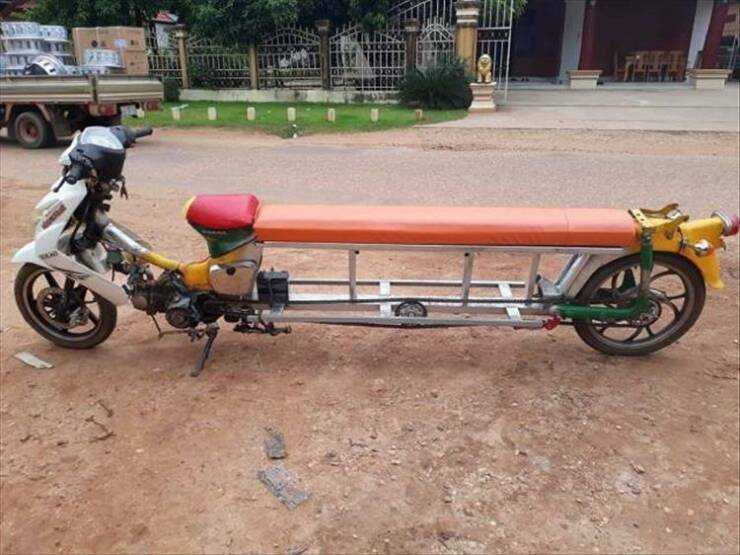 images/gallery/sightgags/StretchMotorcycle.jpg