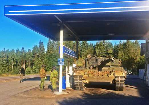 images/gallery/sightgags/TankFilling.jpg