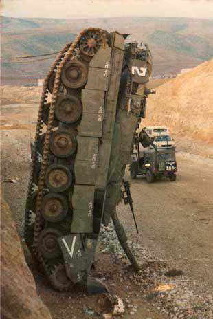 images/gallery/sightgags/TankHeadstand.jpg