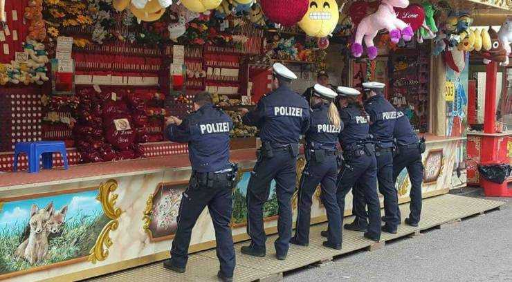 images/gallery/sightgags/TargetPractice.jpg